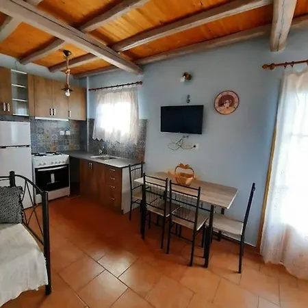 Iordanis House- Traditional House In Old * Alónnisos