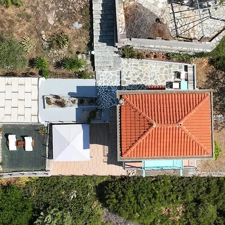 Iordanis House- Traditional House In Old Дом отдыха