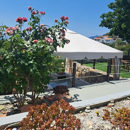 Iordanis House- Traditional House In Old Дом отдыха